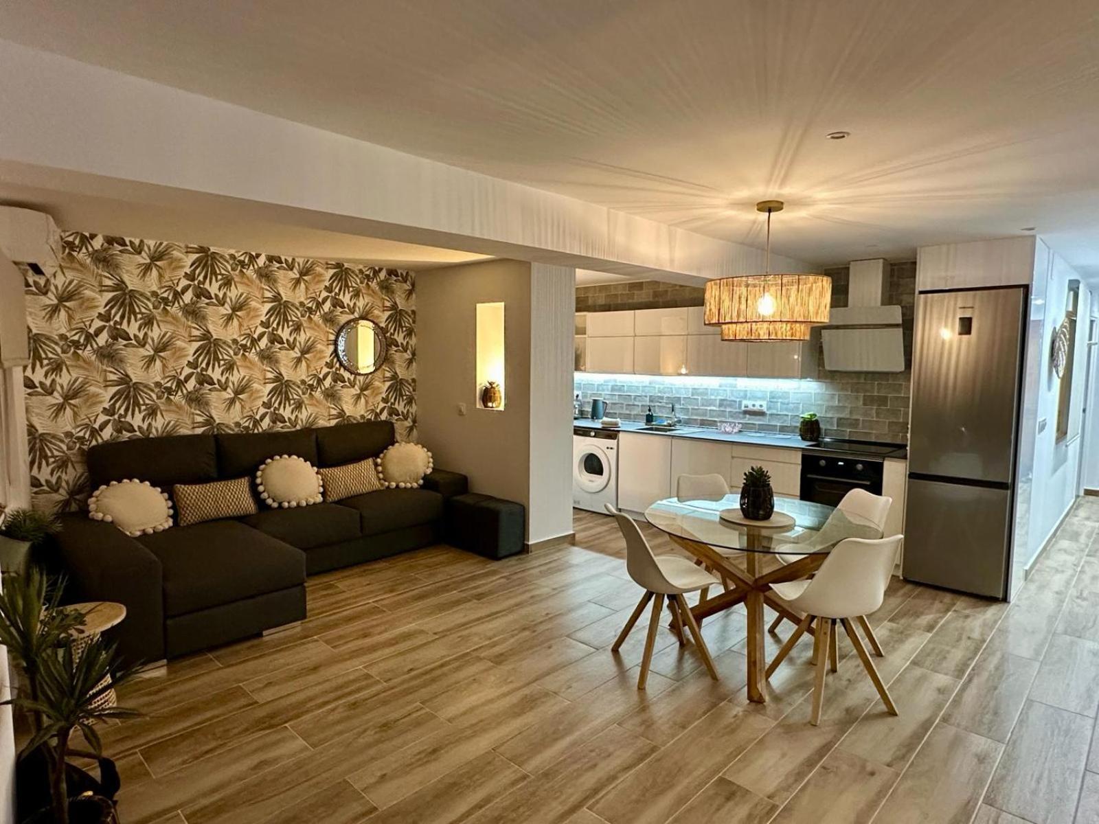 Waterfront 3 Bed Apartment, 90M From The Beach Platja de Larenal Екстериор снимка
