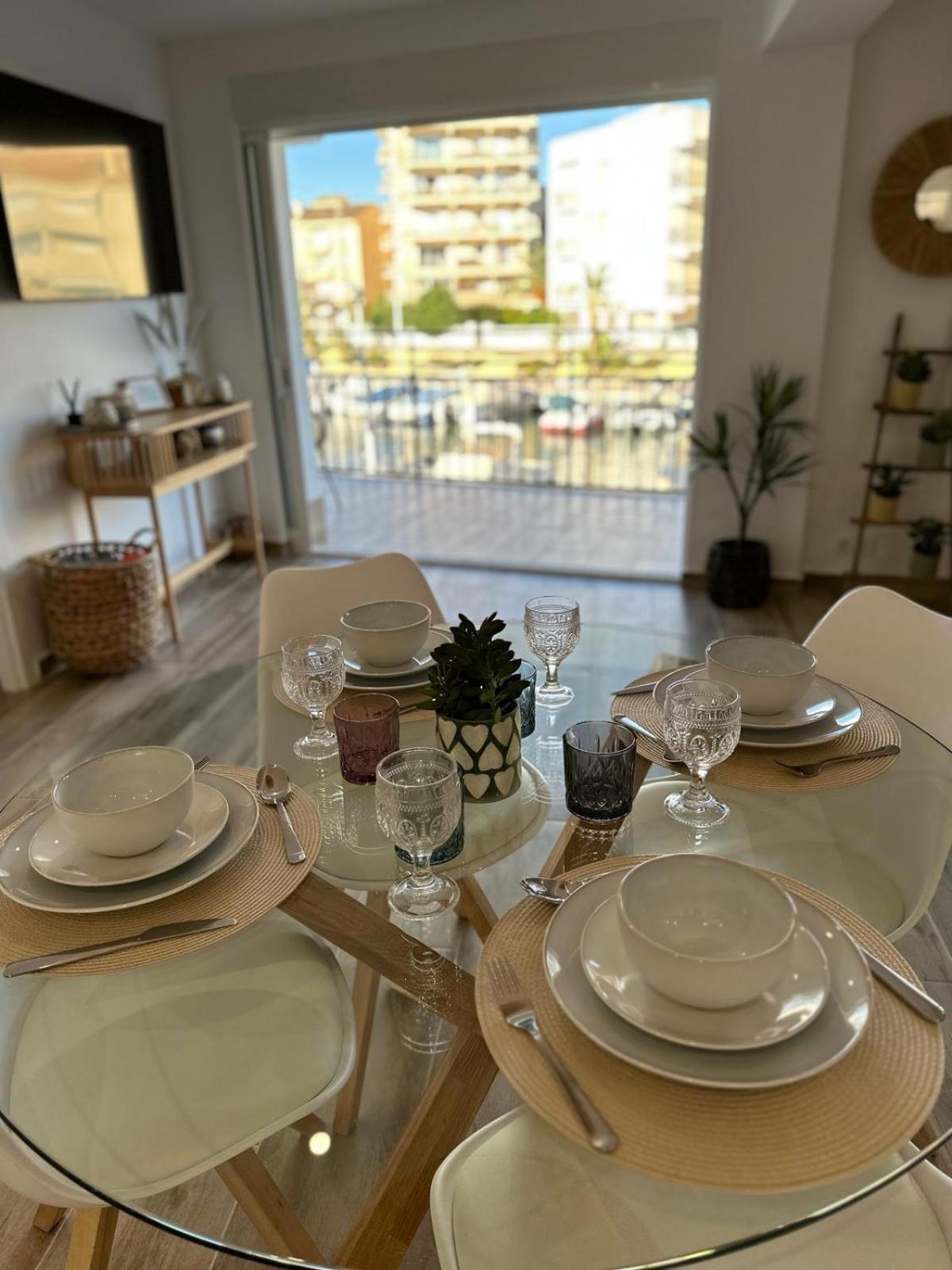 Waterfront 3 Bed Apartment, 90M From The Beach Platja de Larenal Екстериор снимка