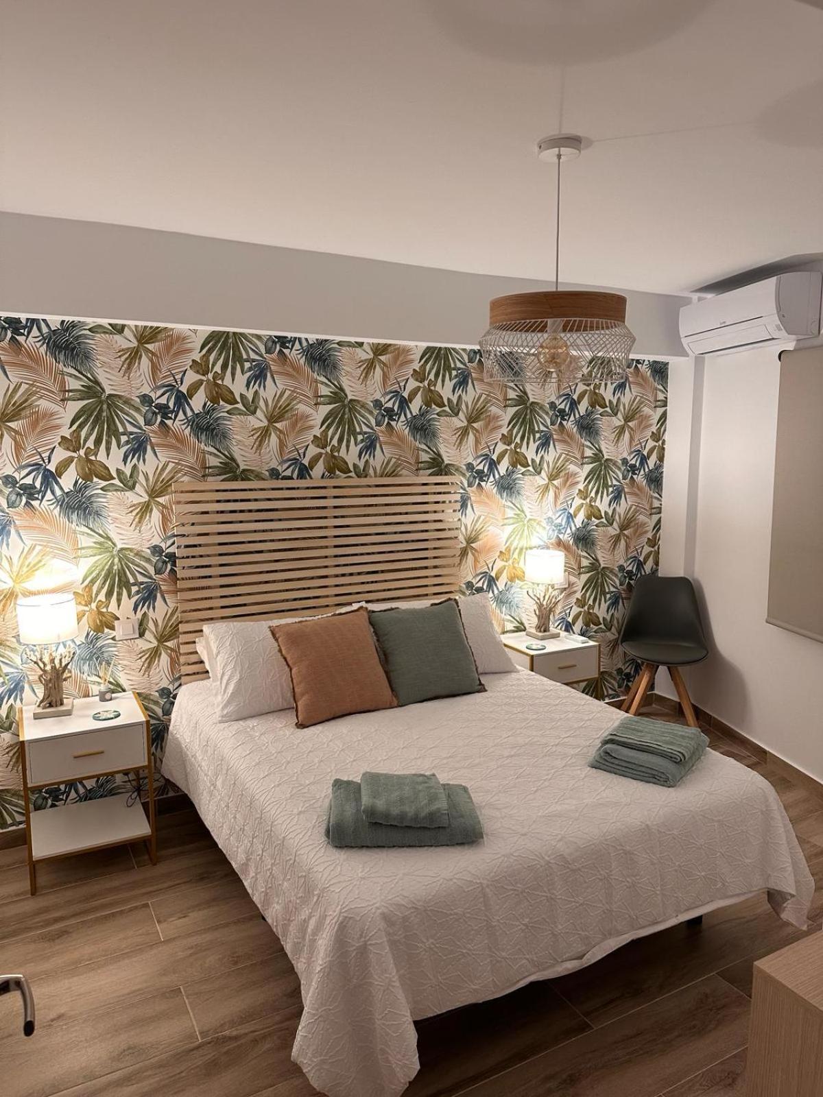 Waterfront 3 Bed Apartment, 90M From The Beach Platja de Larenal Екстериор снимка
