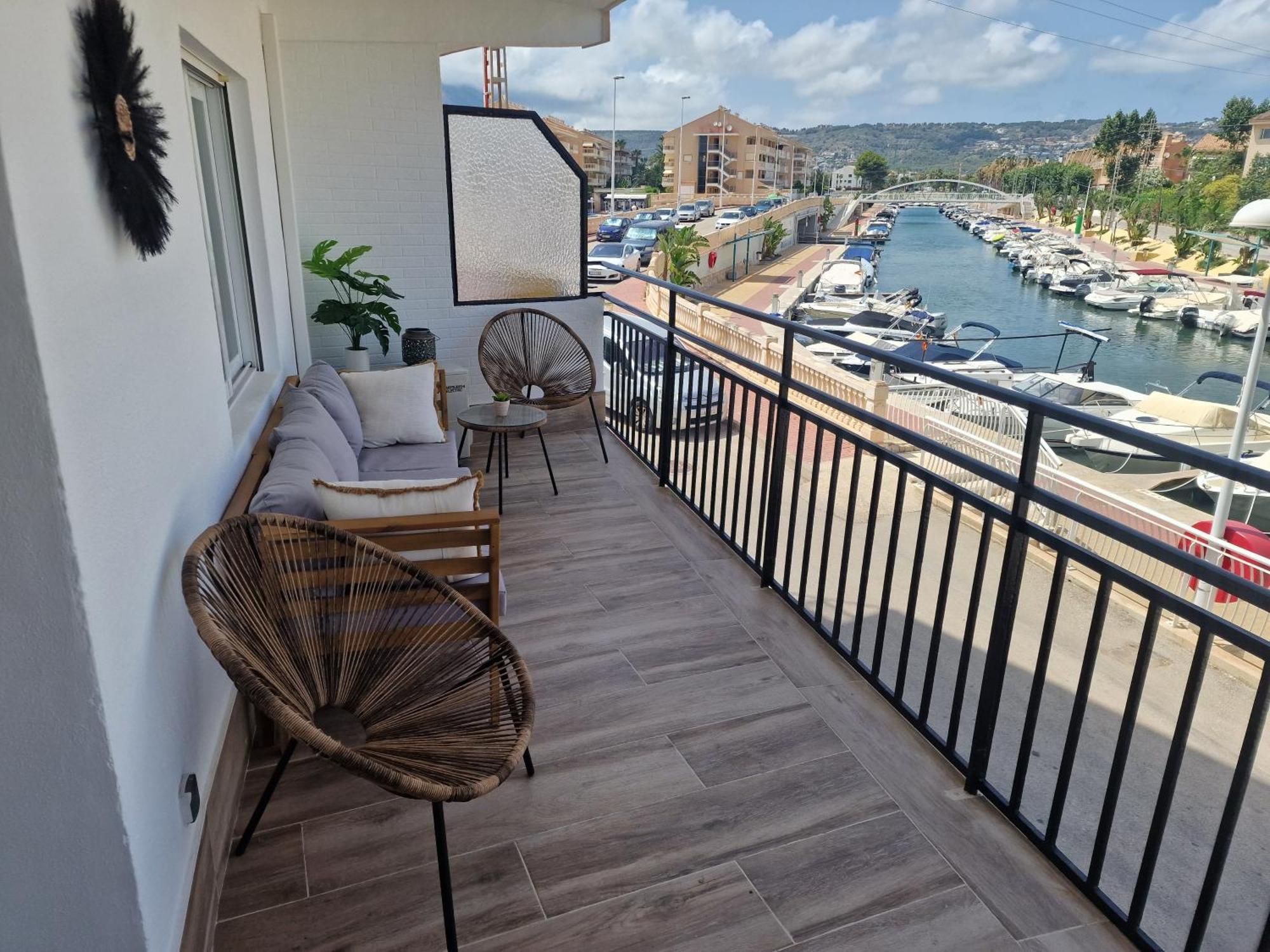 Waterfront 3 Bed Apartment, 90M From The Beach Platja de Larenal Екстериор снимка