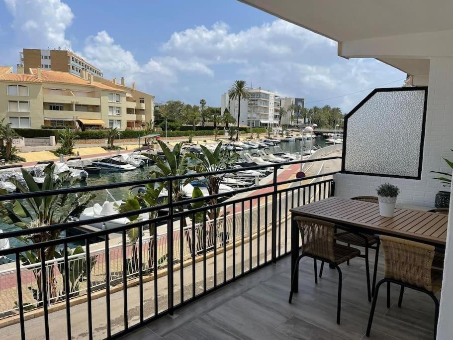 Waterfront 3 Bed Apartment, 90M From The Beach Platja de Larenal Екстериор снимка